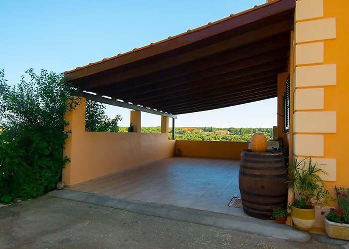 St George's Castle House Dom wakacyjny Peratáta